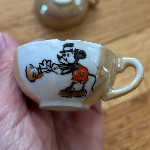 Vintage Micky Mouse Child’s Tea Cups in Lusterware (Early Mickey Image ~1930’s) - Picture 3 of 11